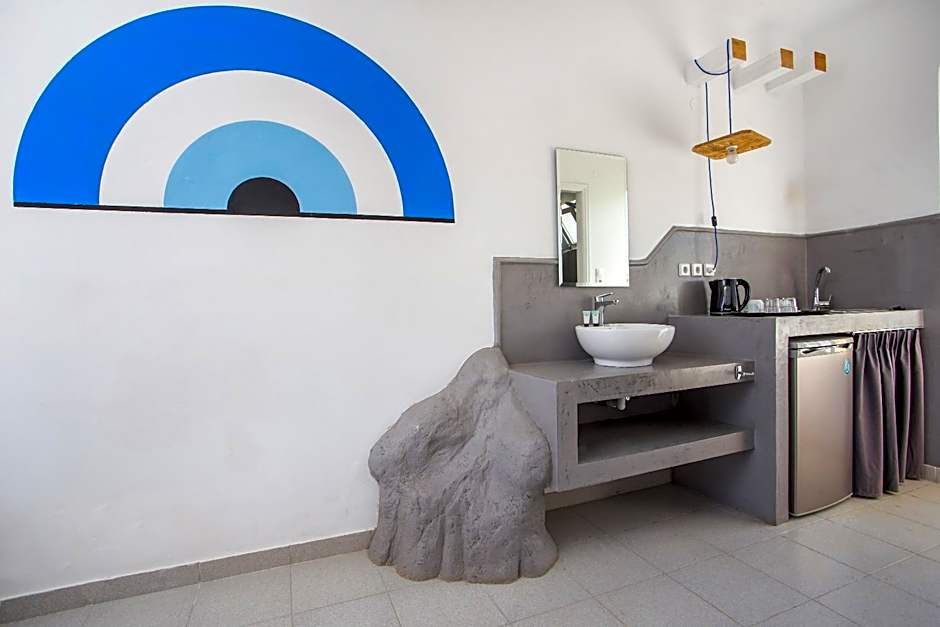Tinas Plus Hotel