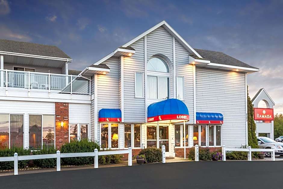 Ramada by Wyndham Mackinaw City Waterfront