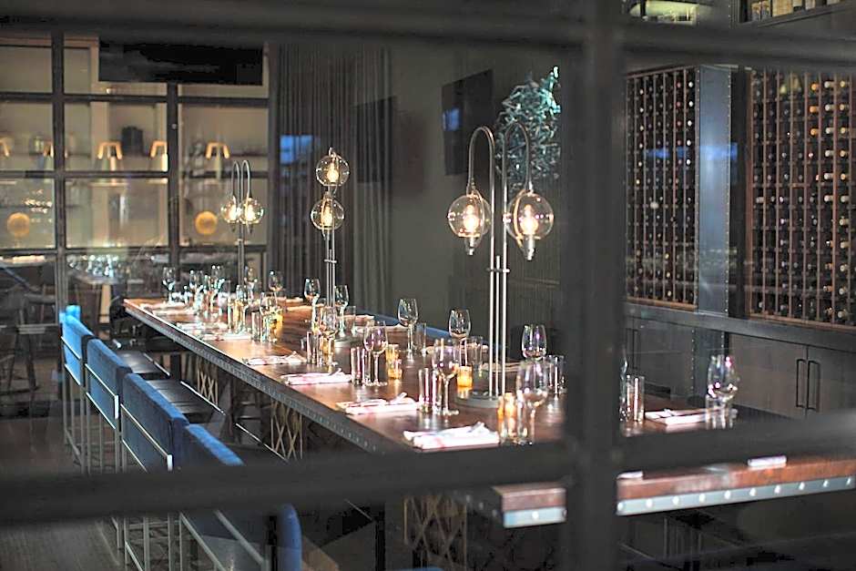 Renaissance by Marriott Toledo Downtown Hotel