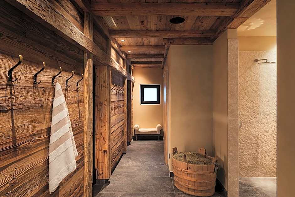 Laguscei Dolomites Mountain Hotel