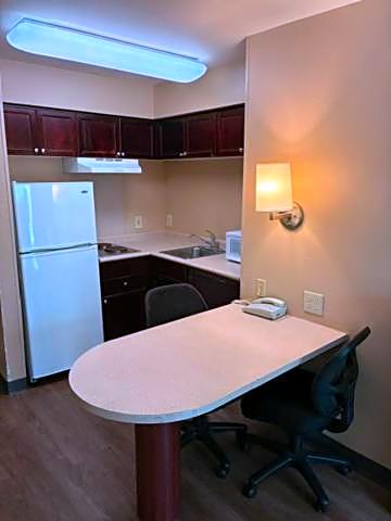 Hawthorn Extended Stay by Wyndham Irving Las Colinas