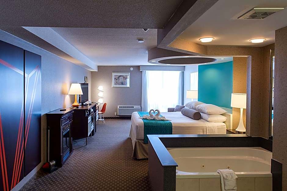 Howard Johnson Hotel by Wyndham by the Falls Niagara Falls