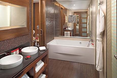 PREMIUM MASTER SUITE 2 BEDROOM