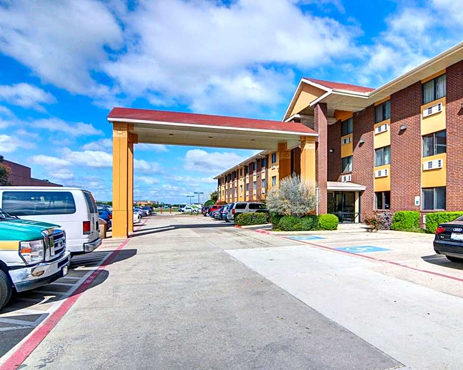 Quality Inn DFW Airport North