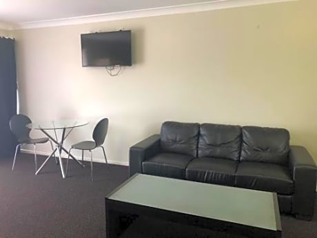 Queen Room with Spa Bath