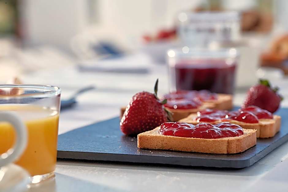 Mr & Mrs White Paros Suites & More