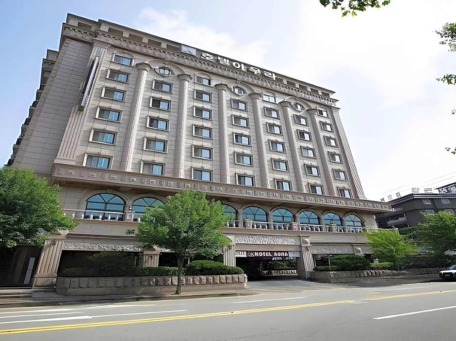 Aura Tourist Hotel