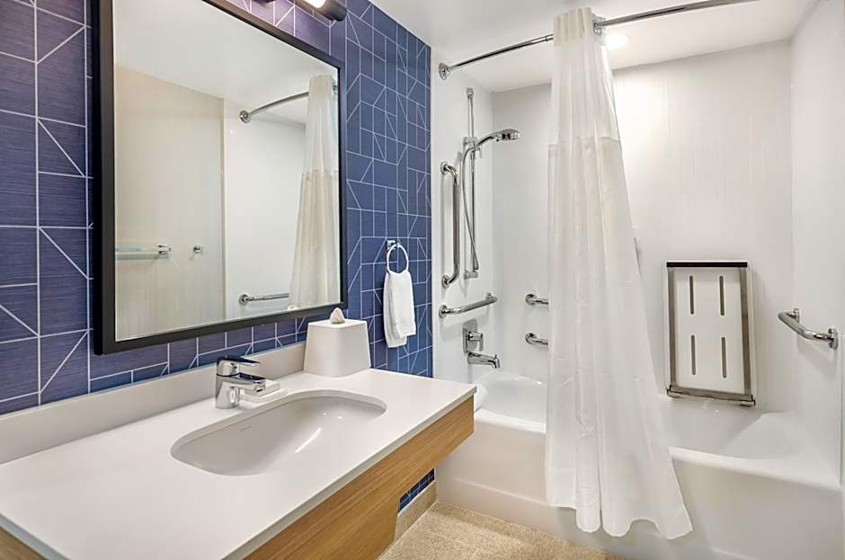 Spark by Hilton Seattle Airport