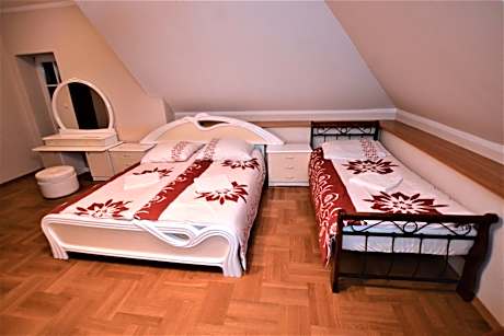 Comfort Triple Room with Shower