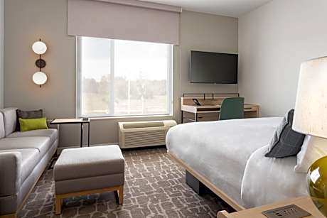 King Studio with Sofa Bed - Hearing Accessible