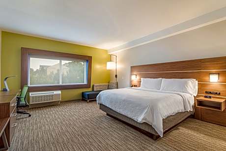 1 King Bed Standard Extra Floor Space