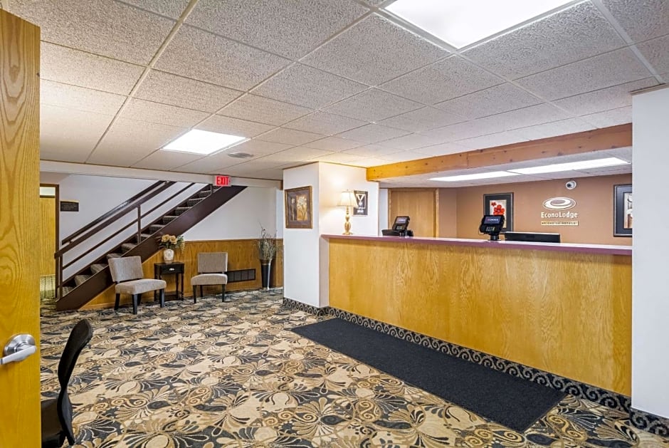 Econo Lodge Duluth near Miller Hill Mall