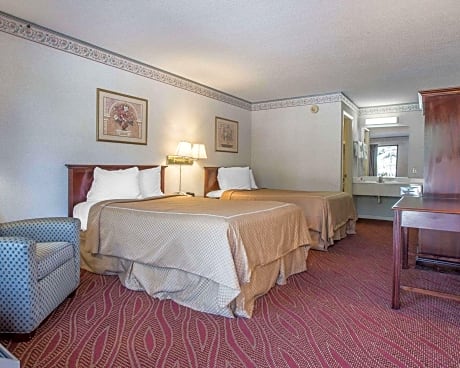 Double Room with Two Double Beds - Smoking