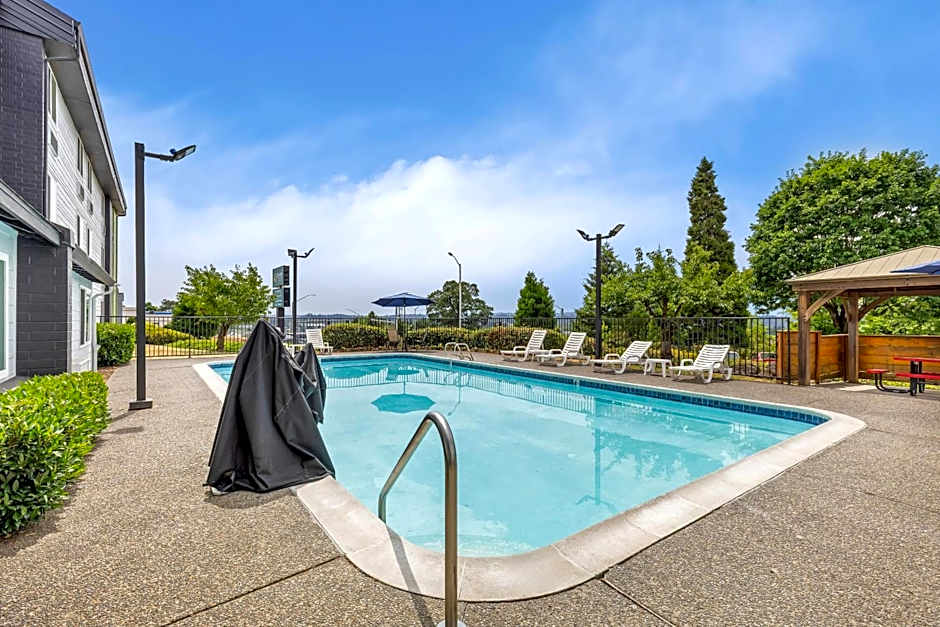 Quality Inn & Suites Clackamas - Portland