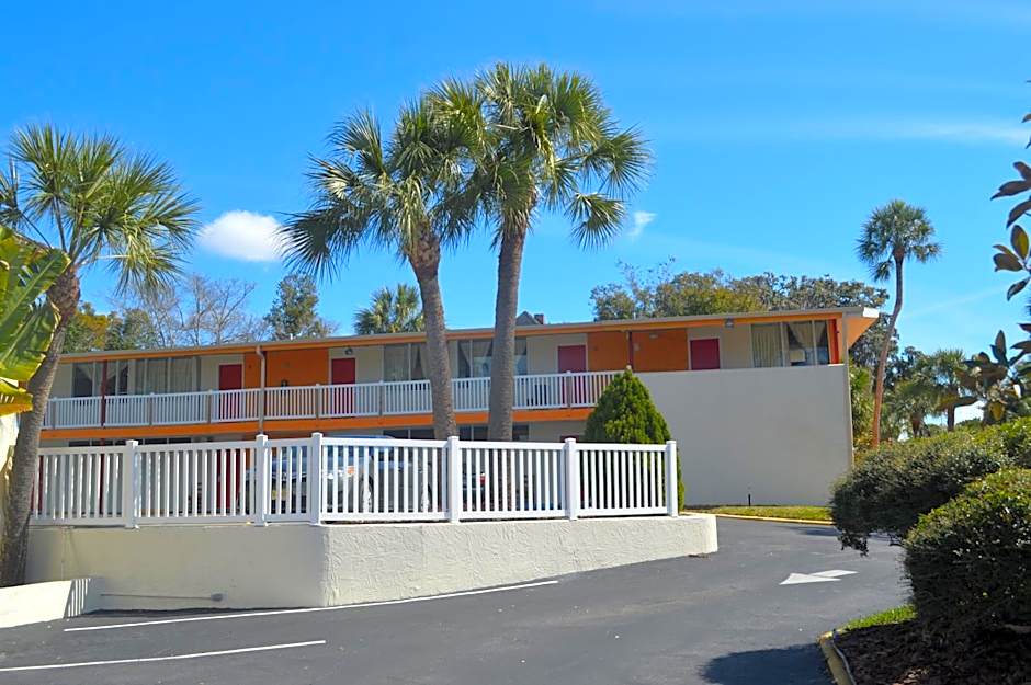 Tarpon Inn