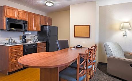 1 Bedroom Suite 1 King Bed Non-Smoking