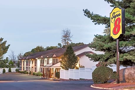 Super 8 by Wyndham Nyack NY