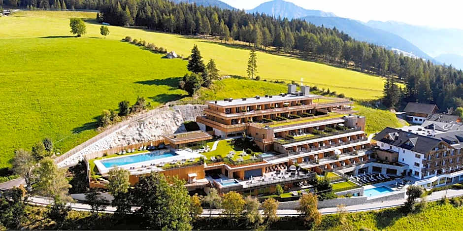 Tratterhof Mountain Sky Hotel