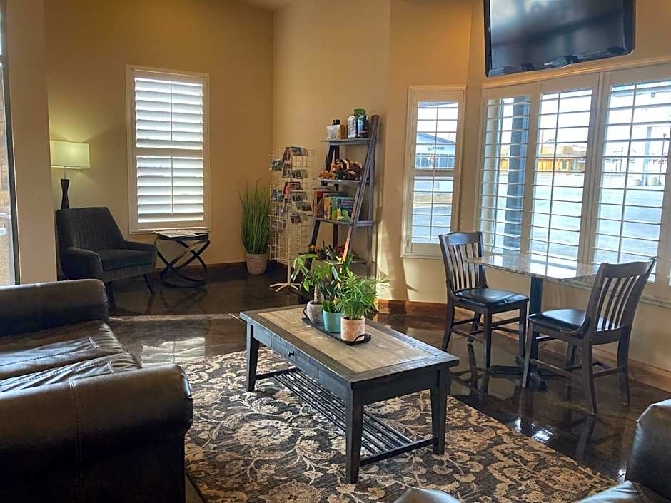 Dinosaur Inn & Suites