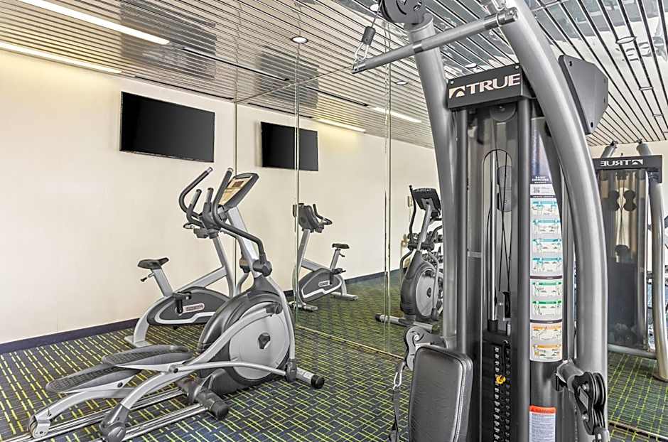 Quality Inn & Suites Charleston - Civic Center