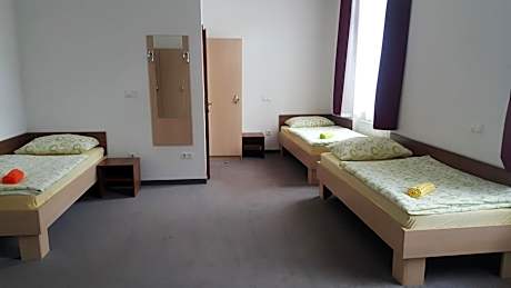 6-Bed Mixed Dormitory Room