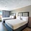 Harborside Hotel