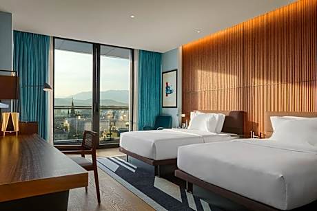 Deluxe, Guest room, 2 Queen, City view, Balcony