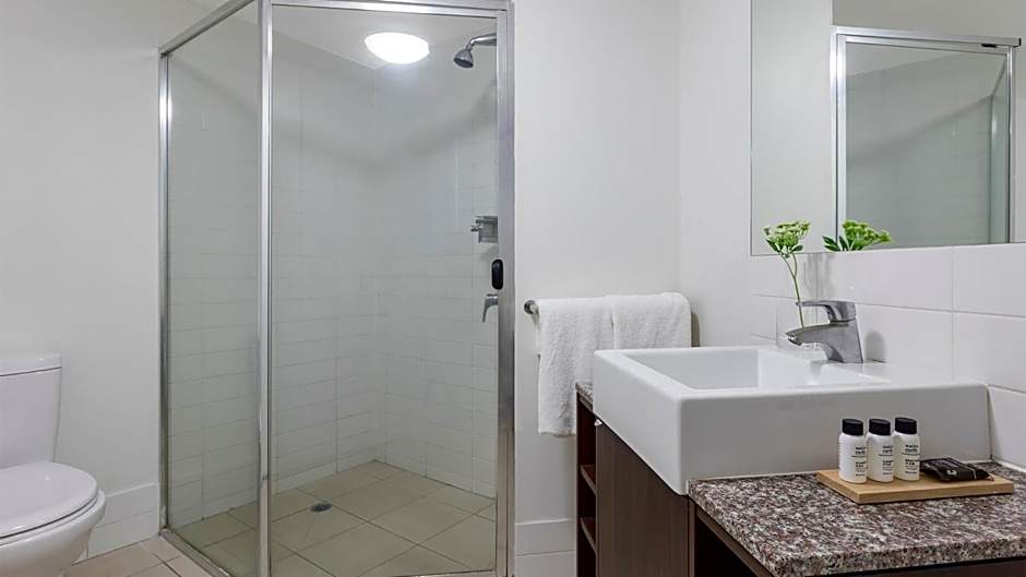 Oaks Brisbane Aurora Suites