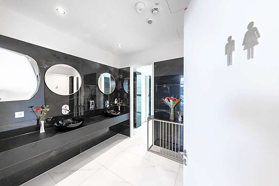 Best Western Premier Royal Blue - Adult only