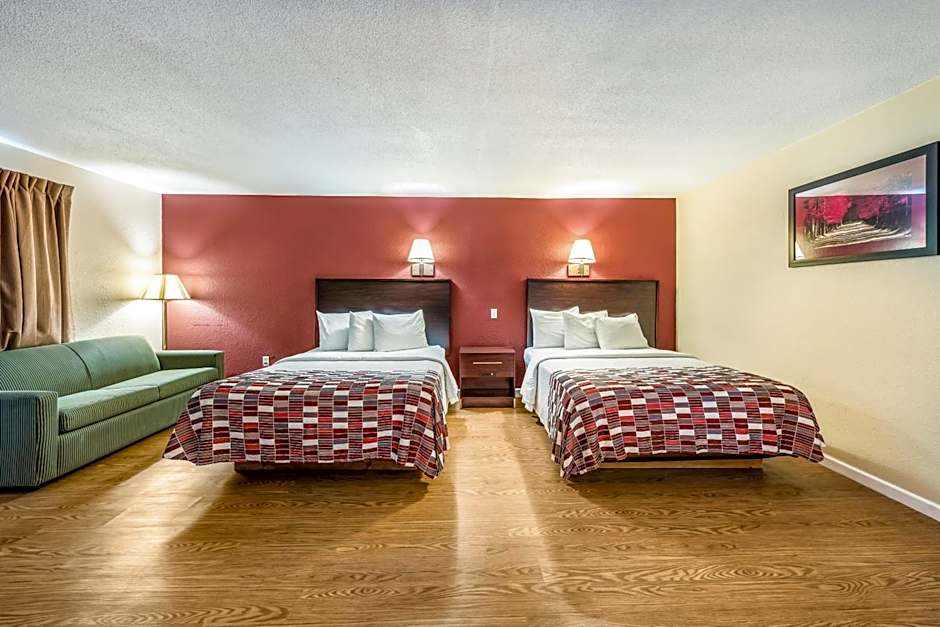 Red Roof Inn & Suites Wapakoneta