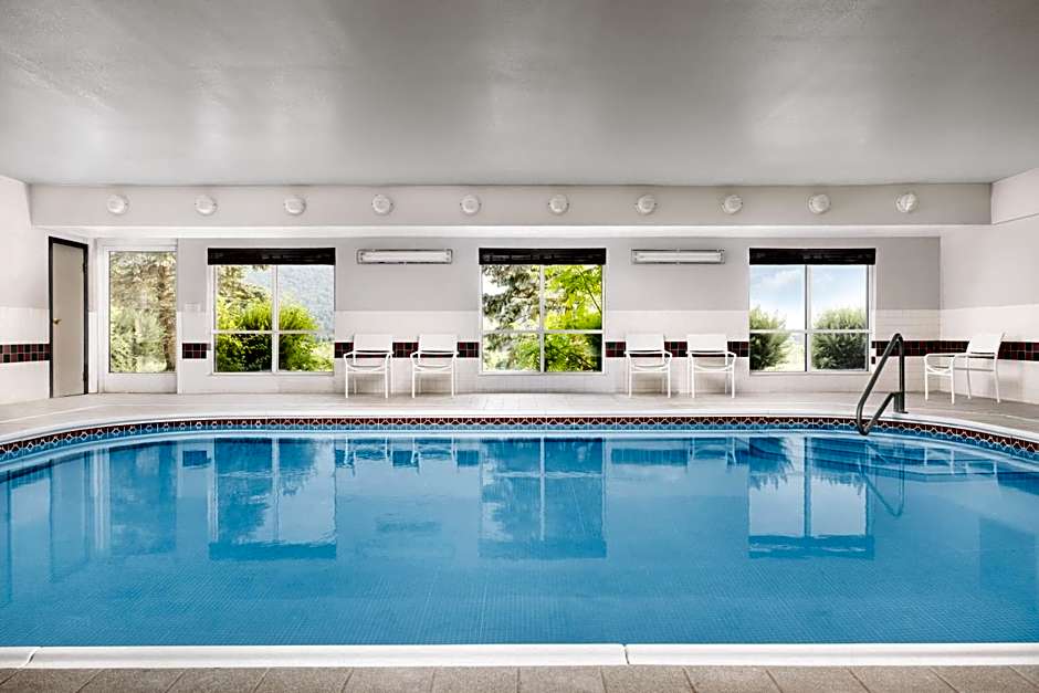 Country Inn & Suites by Radisson, Big Flats (Elmira), NY