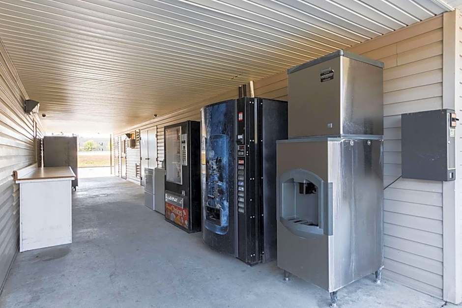 Studio 6-Statesboro, GA