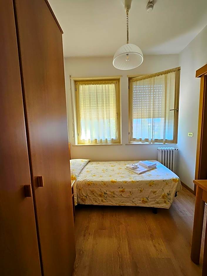 Photo 1 of 4 of Single Room