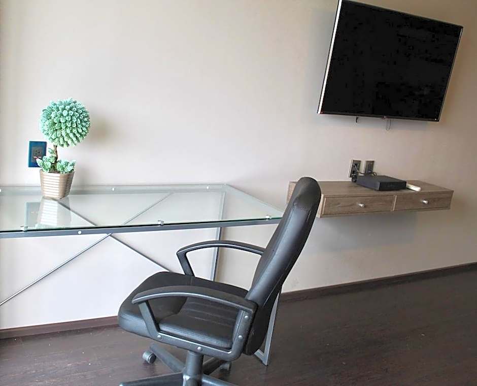 Elite 47 Hotel & Suites