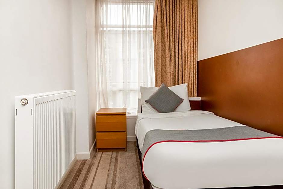 Cardiff Riverside Hotel by Belvilla