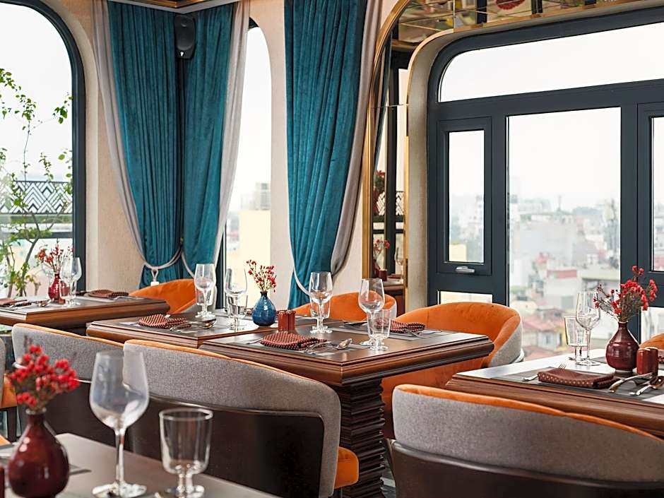 Peridot Gallery Classic Hotel