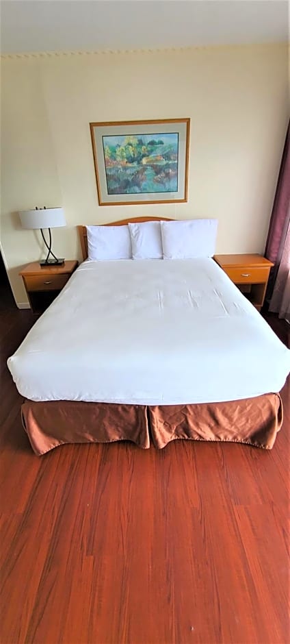 Blue Coast Inn & Suites