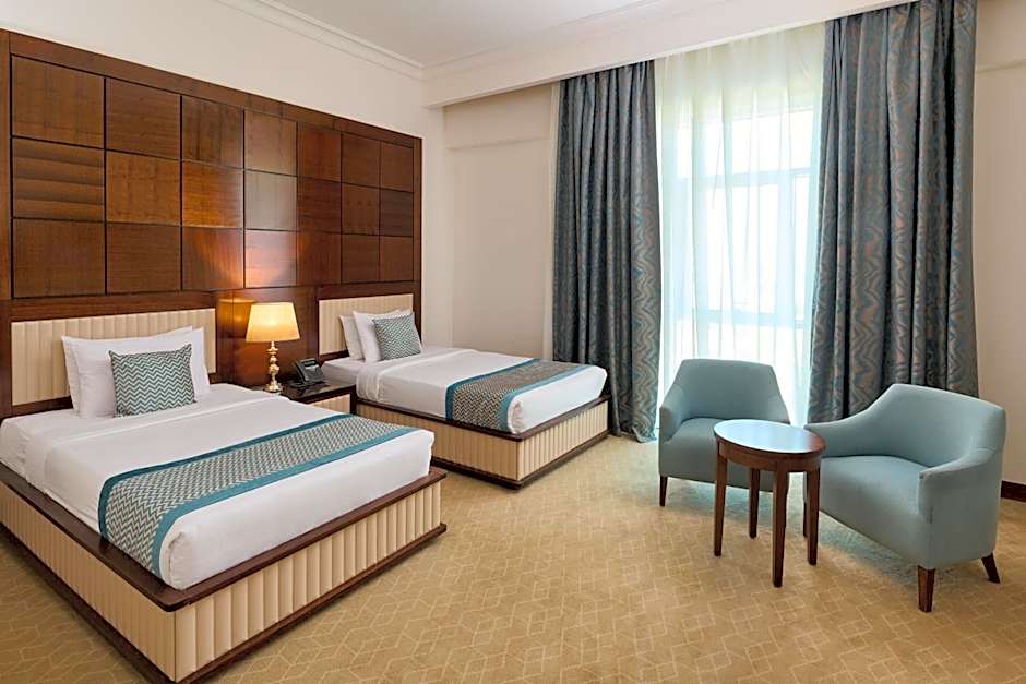 TOLIP Golden Plaza Hotel