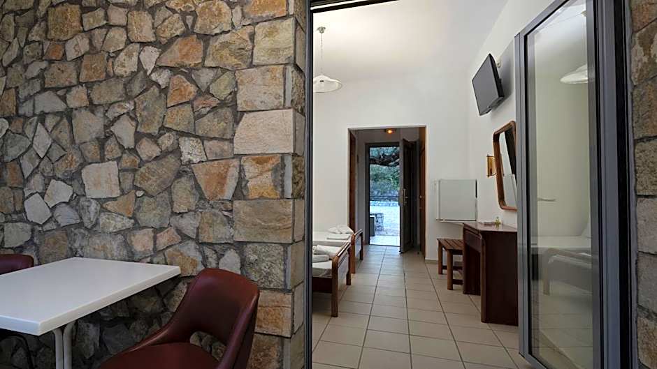 Kardamili Beach Hotel