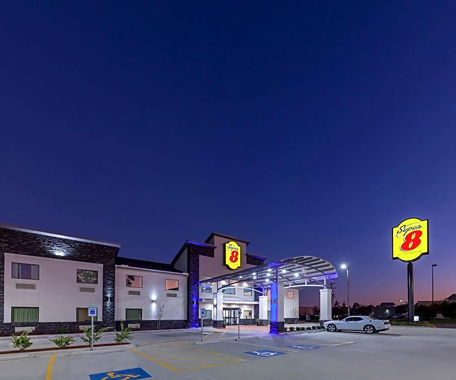 Super 8 by Wyndham Kingwood Houston North