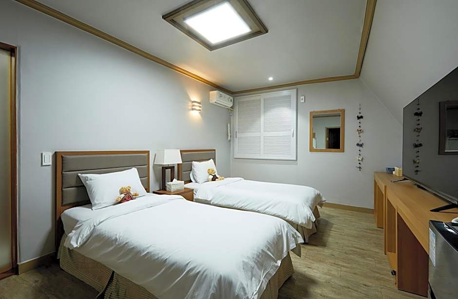 Buan Tree California Hotel