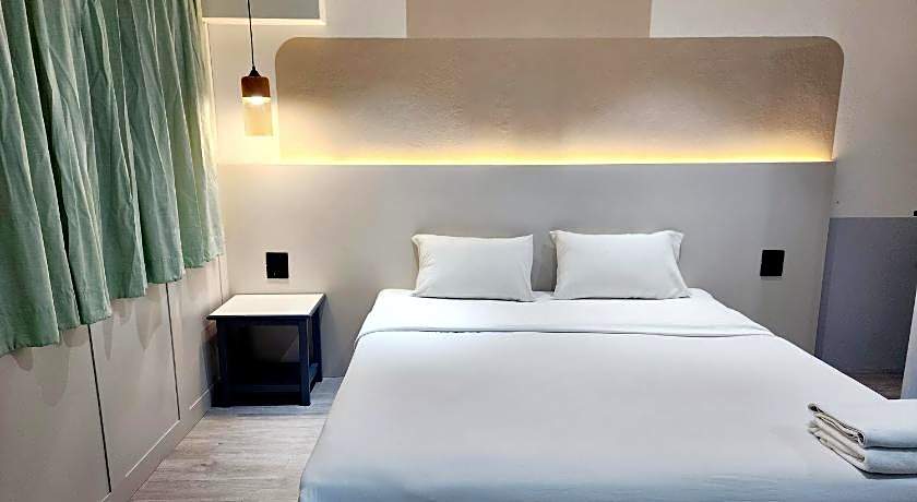 SEATEL Phuket, Patong Beach