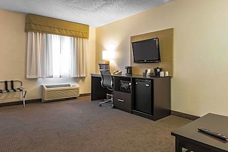 Queen Suite with Sofa Bed