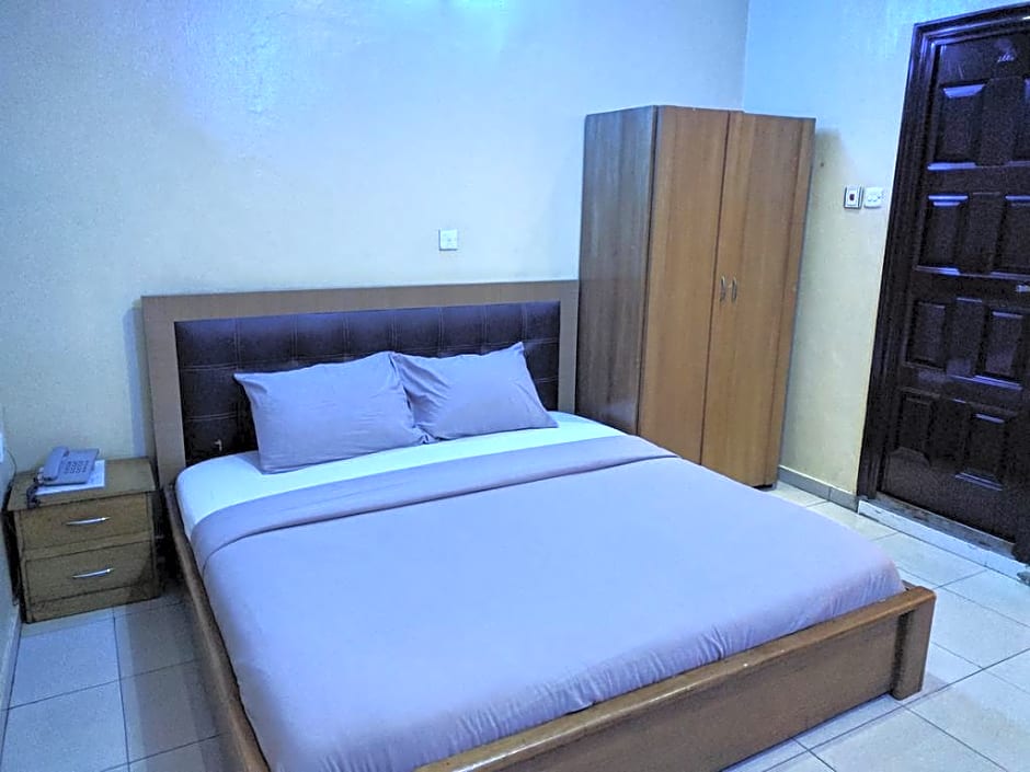 Whitehouse Hotel and Conference Centre