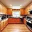 Super Cosy 8Bed & 6Bath in Vancouver heart near to airport and DownTown