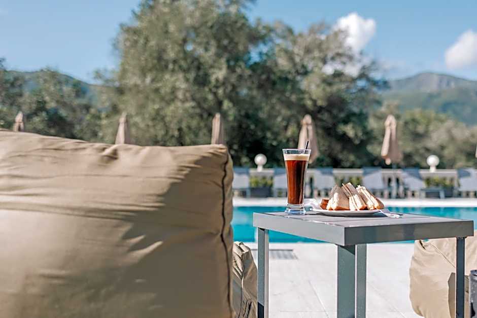 Pelithea Family Aparthotel