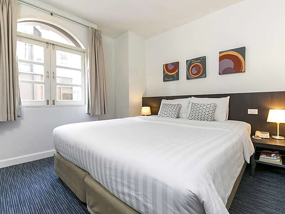 24 Inn at BTS Phrom Phong
