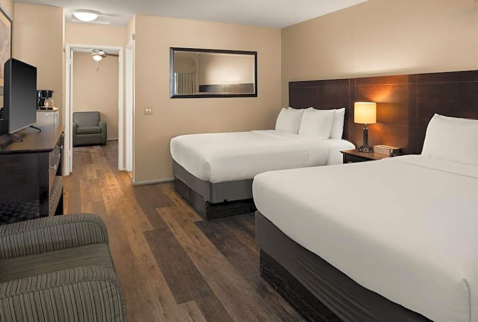 Scottish Fairway Inn