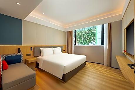 King Suite with City View