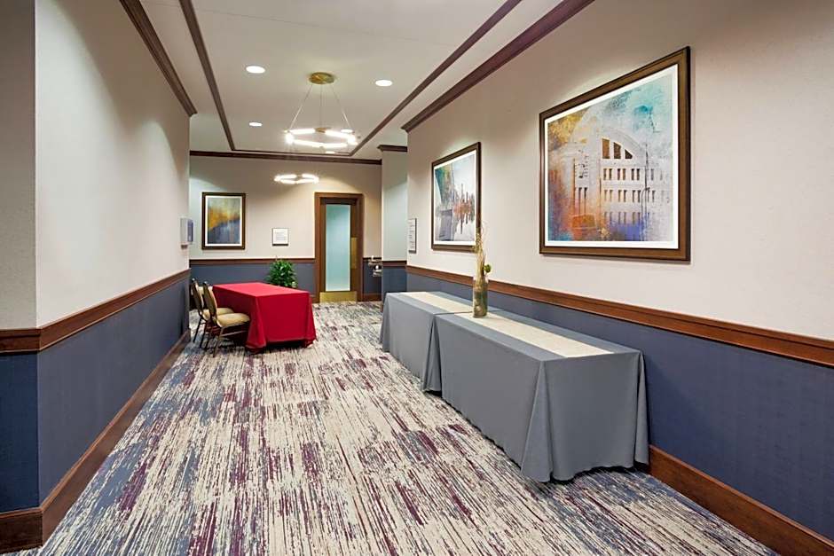 Sheraton St. Paul Woodbury Hotel